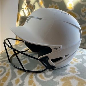 Mizuno softball helmet adult small 6 3/4 - 7 3/8